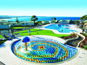 Гостиница NRMA Merimbula Beach Holiday Resort  Меримбула